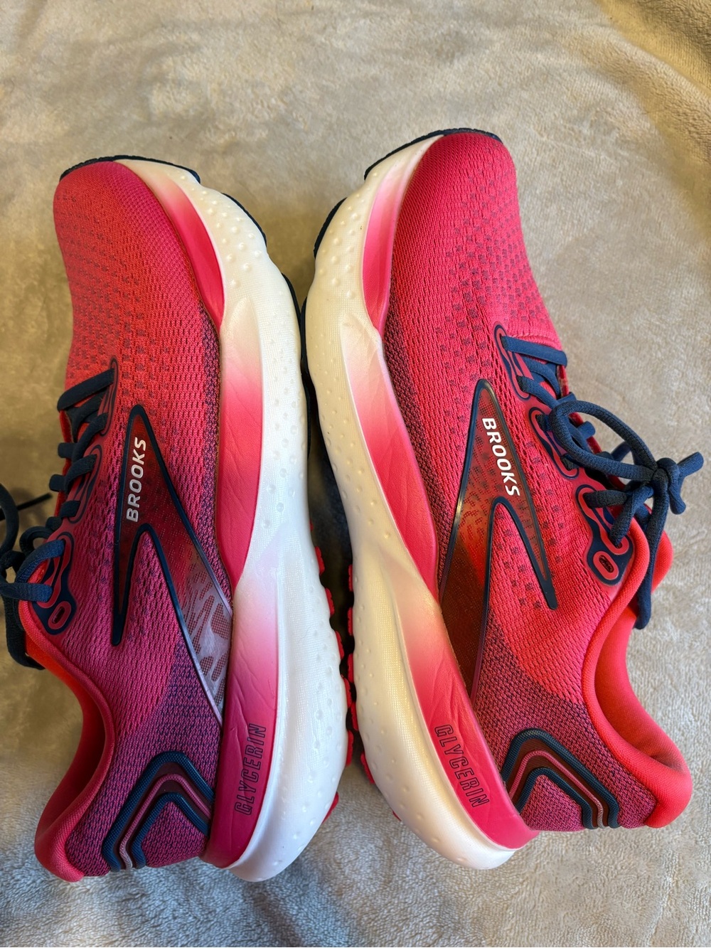 Brooks Women’s Glycerin 21 Running Shoes in Hot Pink and Navy